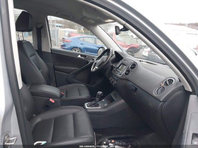 2016 VOLKSWAGEN TIGUAN WVGBV7AX3GW571337 Photo 4