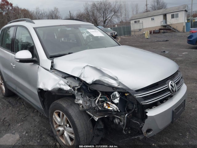 2016 VOLKSWAGEN TIGUAN WVGBV7AX3GW571337 Photo 5