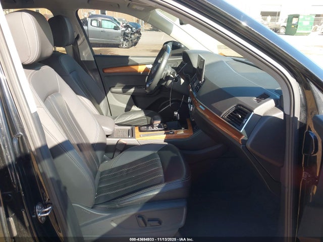 2021 AUDI Q5 WA1BAAFY7M2017830 Photo 4