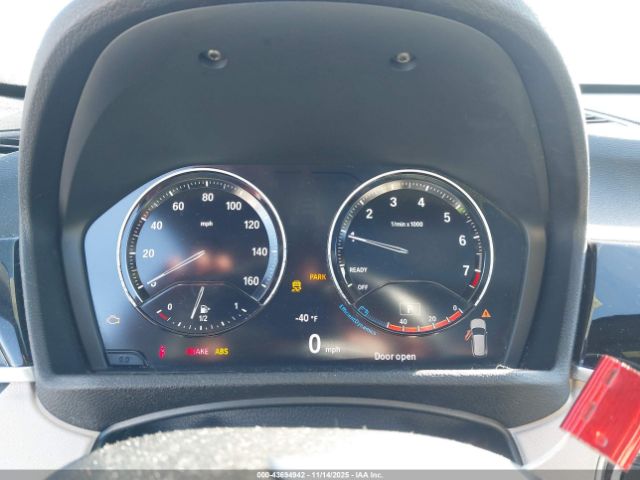 2018 BMW X1 WBXHT3C38J3H30018 Photo 6