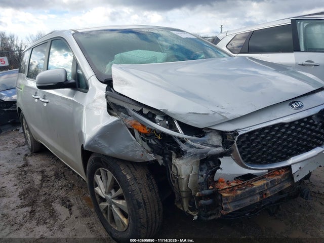 43695050 :رقم المزاد ، KNDMB5C15G6168396 vin ، 2016 Kia Sedona Lx مزاد بيع