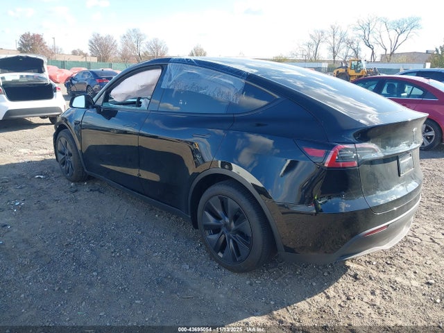 2025 TESLA MODEL Y 7SAYGDED7SA371551 Photo 2