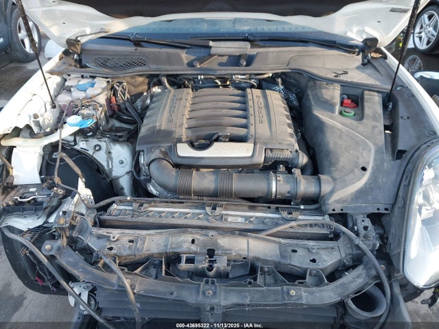 2017 PORSCHE CAYENNE WP1AA2A2XHKA88888 Photo 9