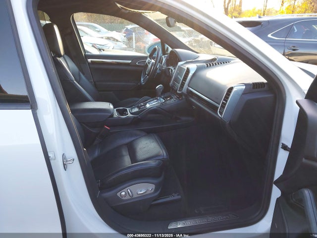 2017 PORSCHE CAYENNE WP1AA2A2XHKA88888 Photo 4