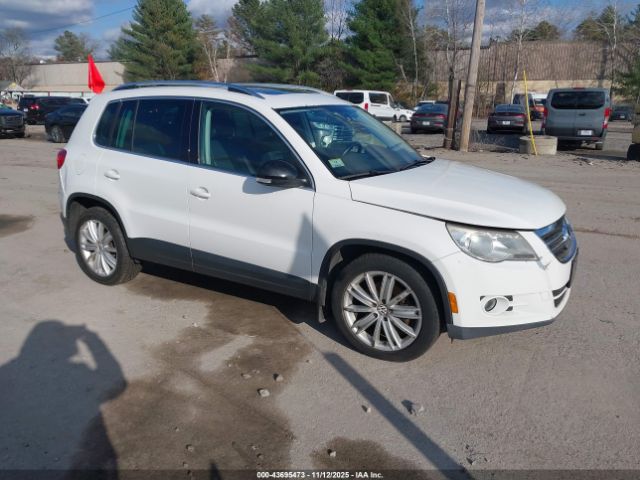 2011 VOLKSWAGEN TIGUAN WVGBV7AX1BW512957