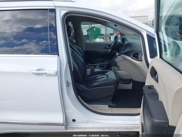 2019 CHRYSLER PACIFICA 2C4RC1BG6KR593077 Photo 4