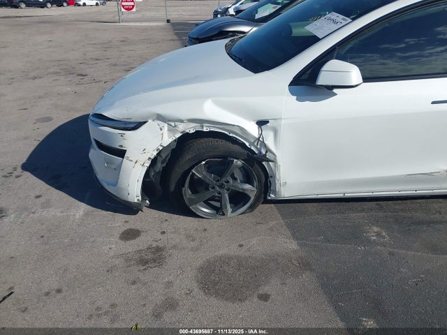 2026 TESLA MODEL Y 7SAYGDEE3TF445013 Photo 5