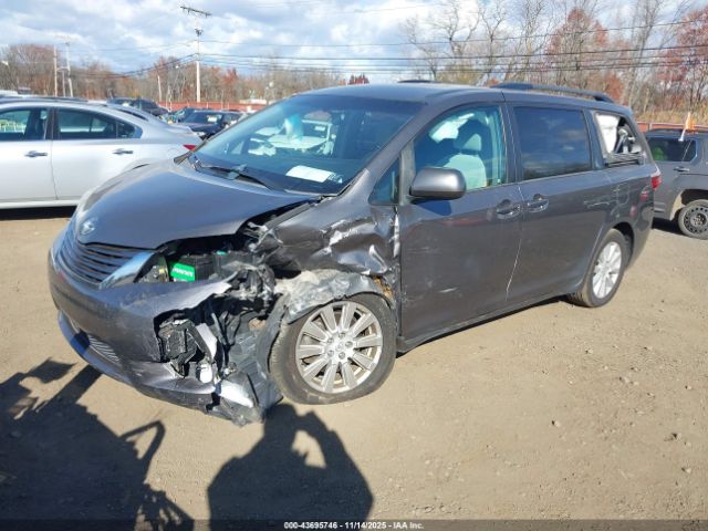 2017 TOYOTA SIENNA 5TDJZ3DC8HS159843 Photo 1