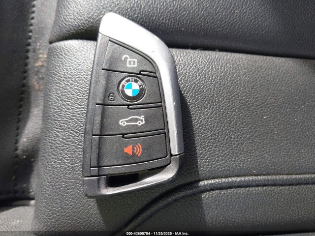 2018 BMW X3 5UXTR9C54JLD74885 Photo 10