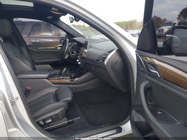 2018 BMW X3 5UXTR9C54JLD74885 Photo 4