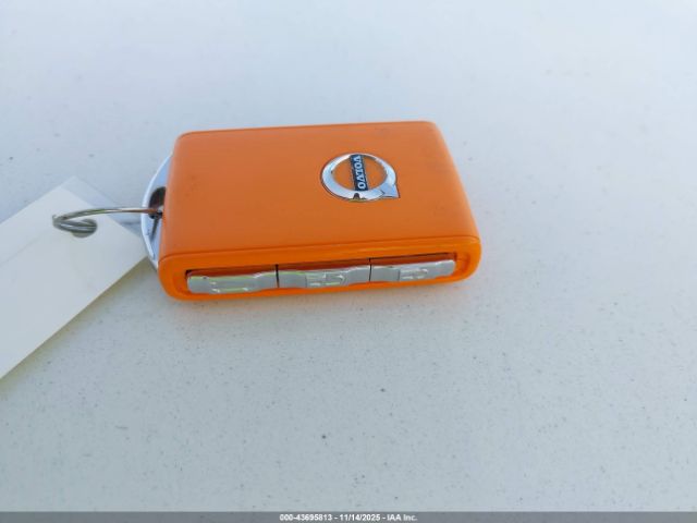 2022 VOLVO XC60 YV4L12RK4N1034418 Photo 10