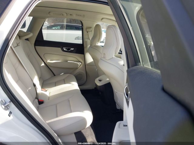 2022 VOLVO XC60 YV4L12RK4N1034418 Photo 7