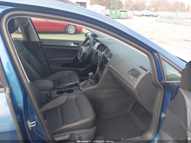 2018 VOLKSWAGEN GOLF SPORTWAGEN 3VWD17AUXJM766208 Photo 4