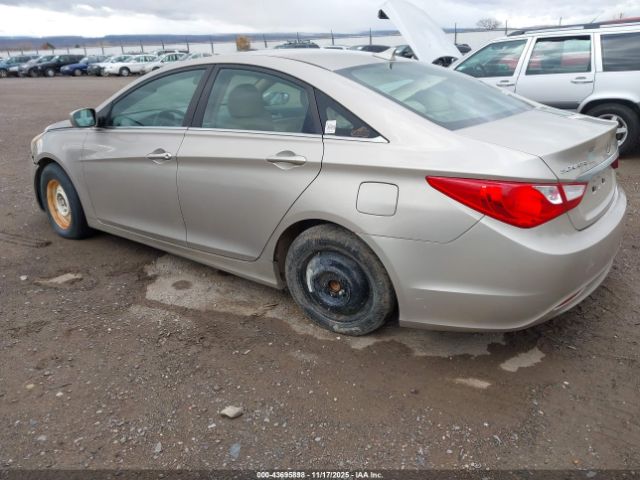 2011 HYUNDAI SONATA 5NPEB4ACXBH236452 Photo 2