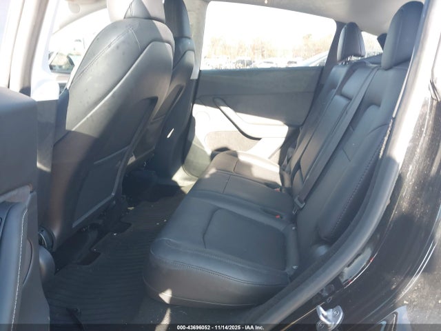 2024 Tesla Model Y Long Range Dual Motor All-wheel Drive მანქანა იყიდება აუქციონზე, vin: 7SAYGDEE8RA237988, აუქციონის ნომერი: 43696052