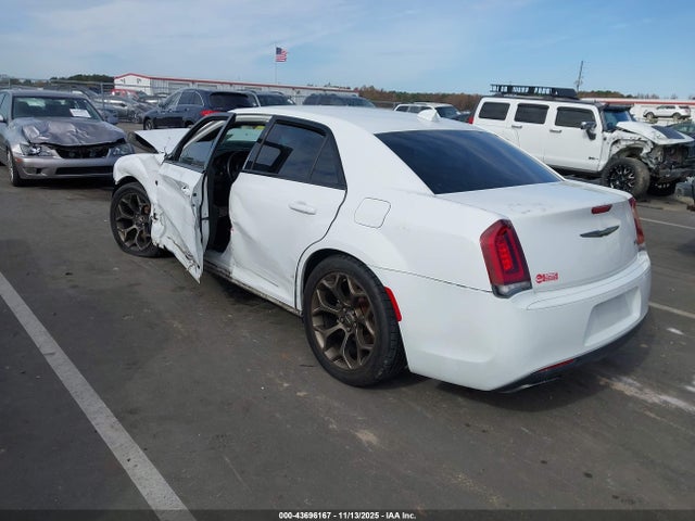 Продажа на аукционе авто 2016 Chrysler 300 300s Alloy Edition, vin: 2C3CCABG9GH324921, номер лота: 43696167