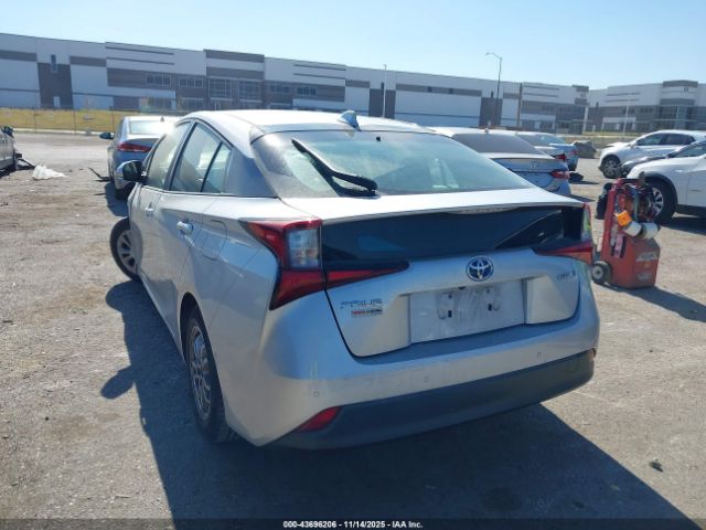 2021 TOYOTA PRIUS JTDKAMFUXM3143825 Photo 2