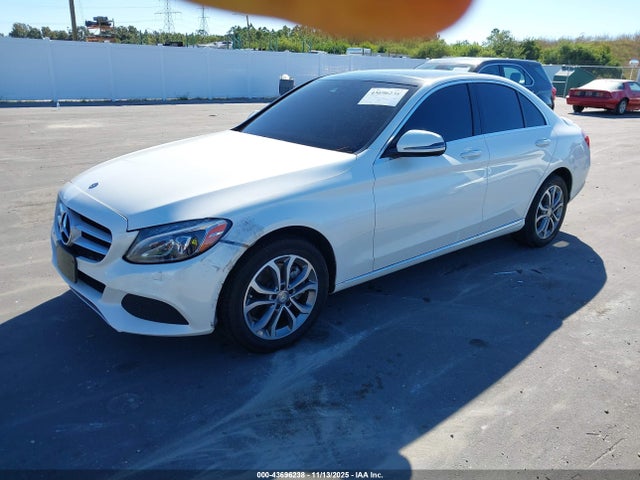 43696238 :رقم المزاد ، WDDWF4KB3HR222558 vin ، 2017 Mercedes-benz C 300 4matic مزاد بيع
