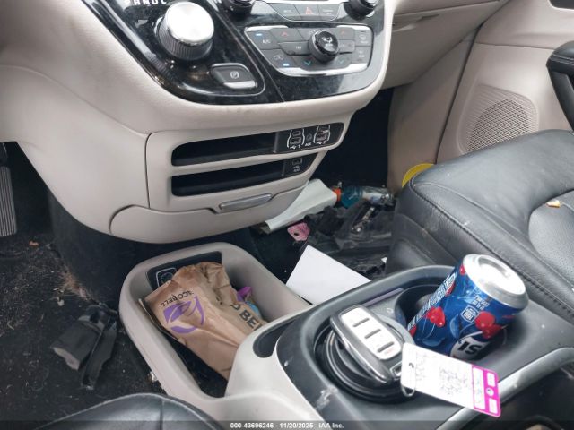 2022 CHRYSLER PACIFICA HYBRID 2C4RC1L78NR122793 Photo 10