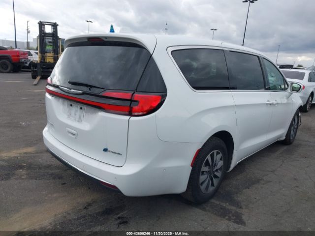 2022 CHRYSLER PACIFICA HYBRID 2C4RC1L78NR122793 Photo 3