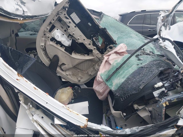 Продаж на аукціоні авто 2022 Chrysler Voyager Lx, vin: 2C4RC1CG7NR132411, номер лоту: 43696249