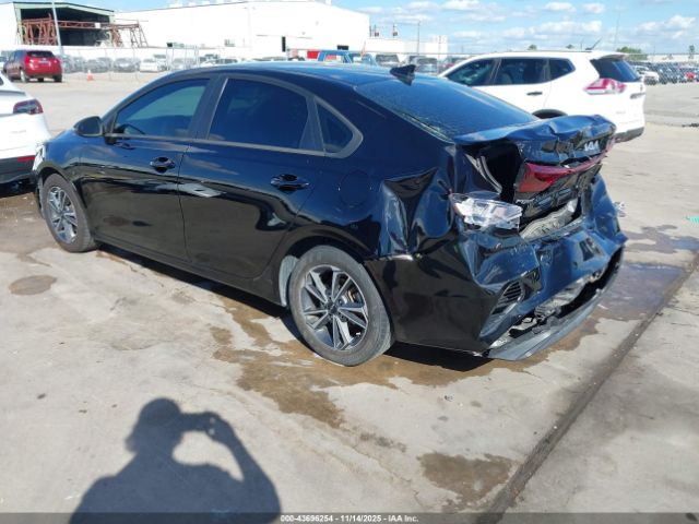 2022 KIA FORTE 3KPF24AD0NE476647 Photo 2