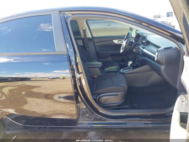 2022 KIA FORTE 3KPF24AD0NE476647 Photo 4