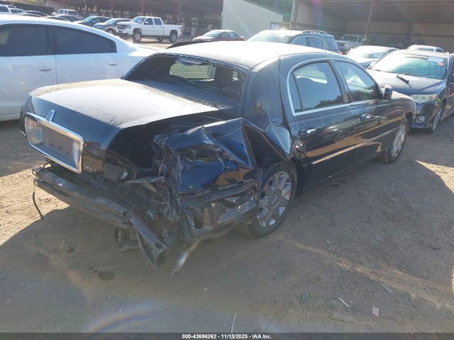43696262 :رقم المزاد ، 1LNHM82W15Y664609 vin ، 2005 Lincoln Town Car Signature Limited مزاد بيع