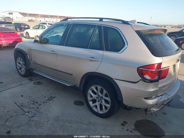 2013 BMW X5 5UXZV4C50D0E02681 Photo 2