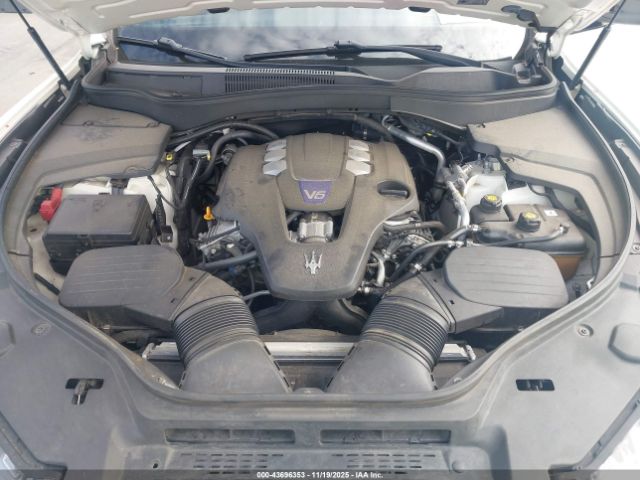 2019 MASERATI LEVANTE ZN661YUA4KX335943 Photo 9