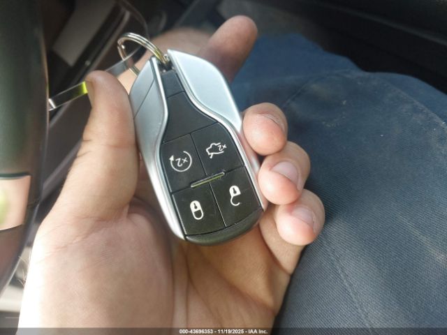 2019 MASERATI LEVANTE ZN661YUA4KX335943 Photo 10