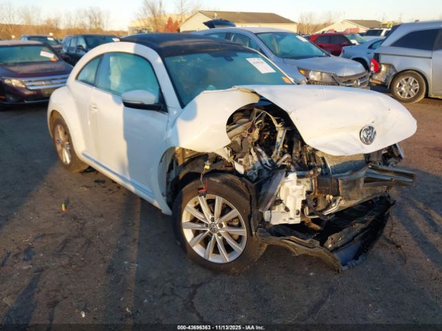 2018 VOLKSWAGEN BEETLE 3VWJD7AT7JM711667