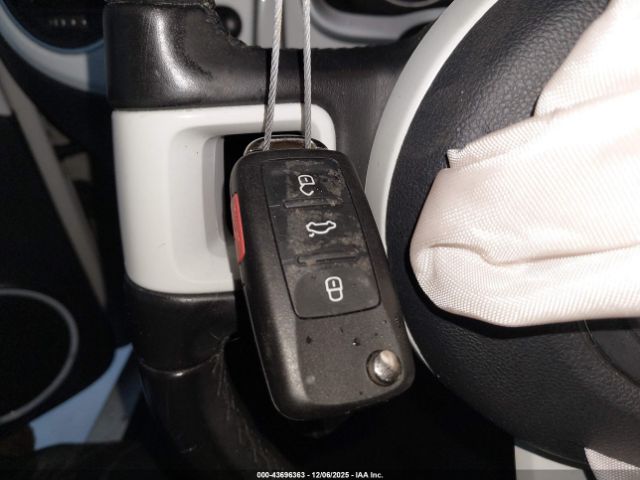 2018 VOLKSWAGEN BEETLE 3VWJD7AT7JM711667 Photo 10