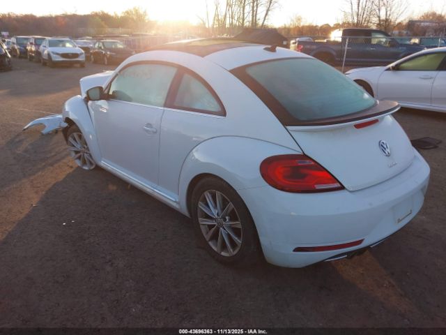 2018 VOLKSWAGEN BEETLE 3VWJD7AT7JM711667 Photo 2