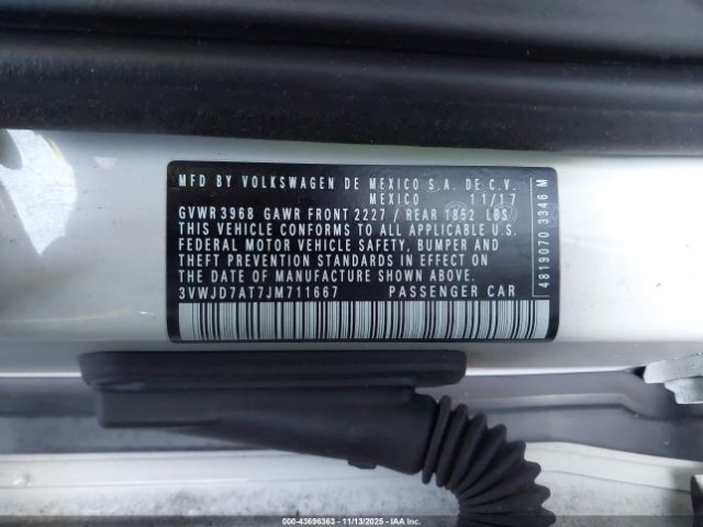 2018 VOLKSWAGEN BEETLE 3VWJD7AT7JM711667 Photo 8