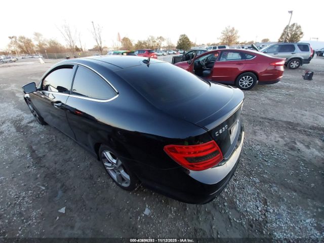 2013 MERCEDES-BENZ C 250 WDDGJ4HB6DF970887 Photo 2