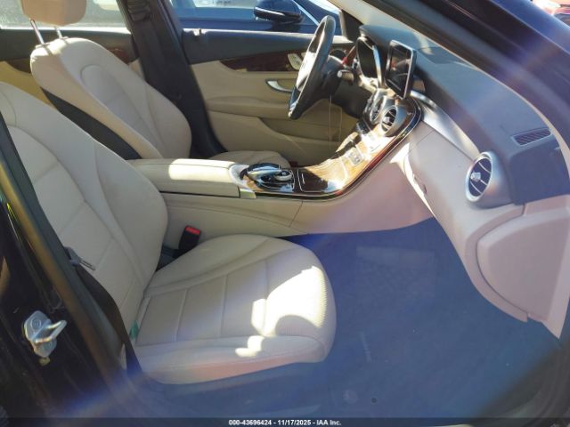 2016 MERCEDES-BENZ C 300 55SWF4KB7GU104090 Photo 4