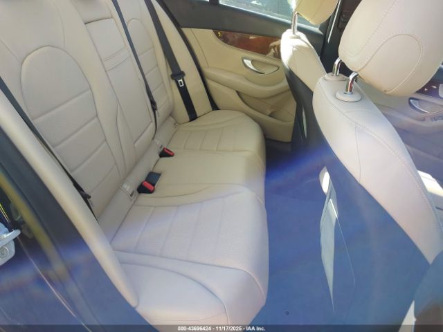 2016 MERCEDES-BENZ C 300 55SWF4KB7GU104090 Photo 7