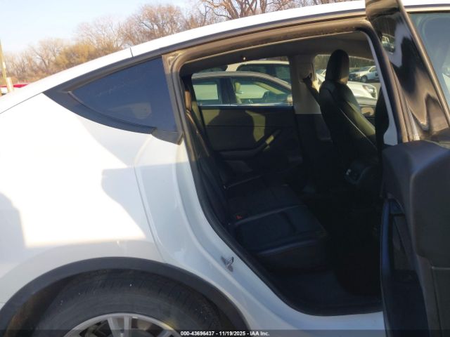 2022 TESLA MODEL Y 7SAYGDEE1NF379788 Photo 7