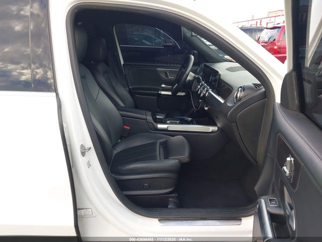 W1N4M4GB4MW105575 Mercedes-Benz GLB 250
