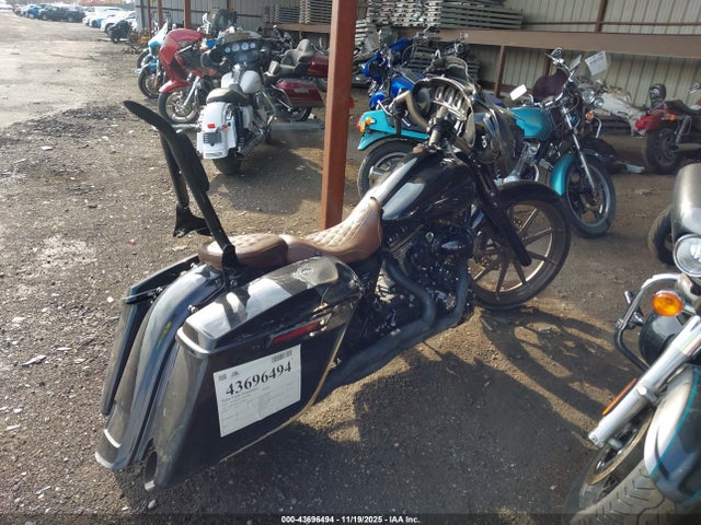 2015 HARLEY-DAVIDSON FLHX 1HD1KBM11FB705625 Photo 3