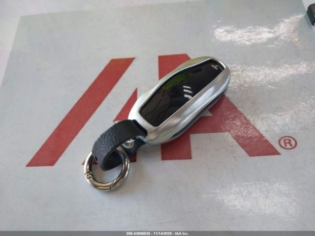 2019 TESLA MODEL S 5YJSA1E20KF306383 Photo 10