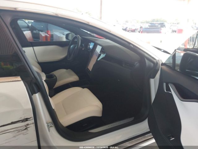 2019 TESLA MODEL S 5YJSA1E20KF306383 Photo 4