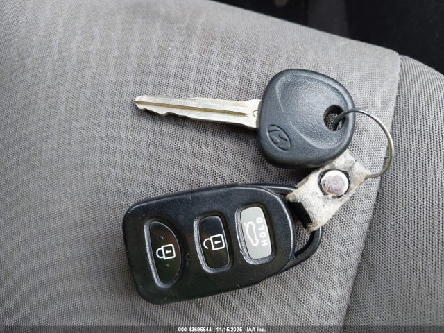 Продажа на аукционе авто 2014 Hyundai Elantra Se, vin: 5NPDH4AEXEH540882, номер лота: 43696644
