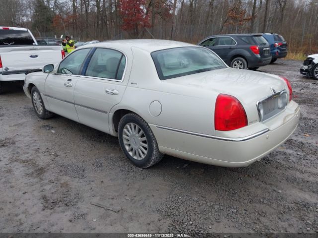 2004 LINCOLN TOWN CAR 1LNHM83W24Y611804 Photo 2