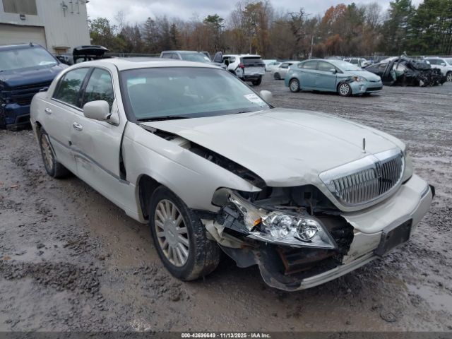 2004 LINCOLN TOWN CAR 1LNHM83W24Y611804 Photo 5