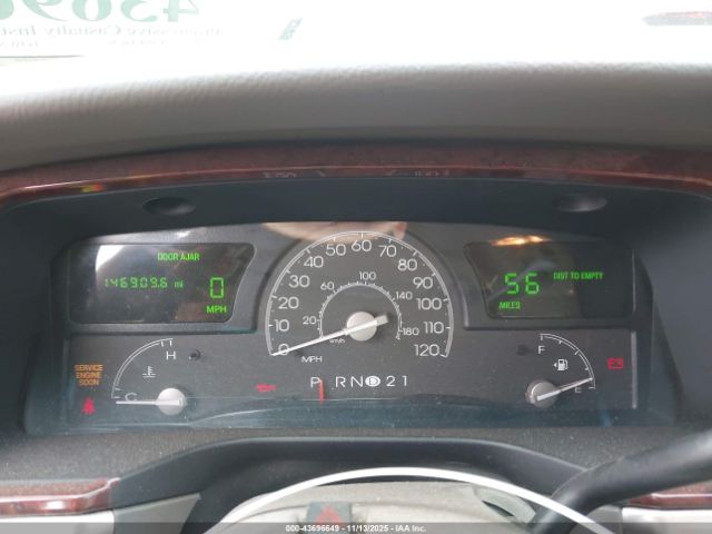 2004 LINCOLN TOWN CAR 1LNHM83W24Y611804 Photo 6