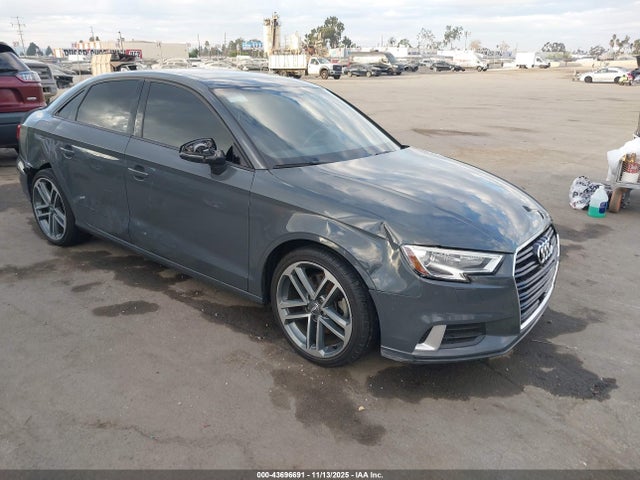 2017 AUDI A3 WAUAUGFFXH1051246
