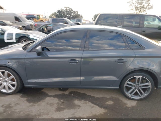 WAUAUGFFXH1051246 Audi A3 2.0t Premium
