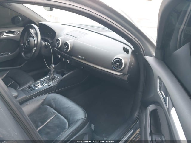 2017 AUDI A3 WAUAUGFFXH1051246 Photo 4